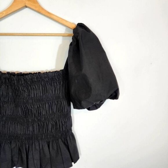 NWT ASTR the Label Savina Bubble Sleeve Smocked Peplum Top Black Size Large - Picture 4 of 8
